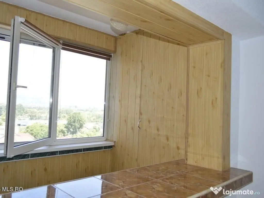 Centru - Apartament 4 camere - 103 mp, 3 balcoane, loc de... 