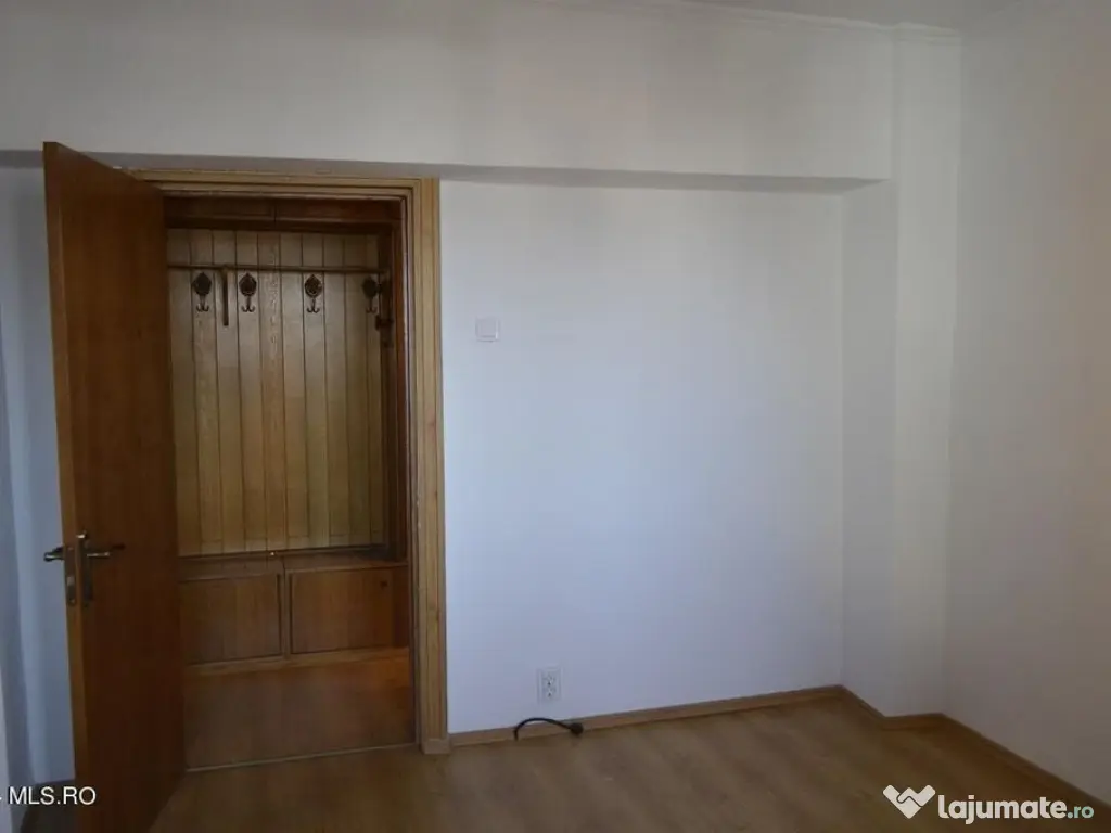 Centru - Apartament 4 camere - 103 mp, 3 balcoane, loc de... 