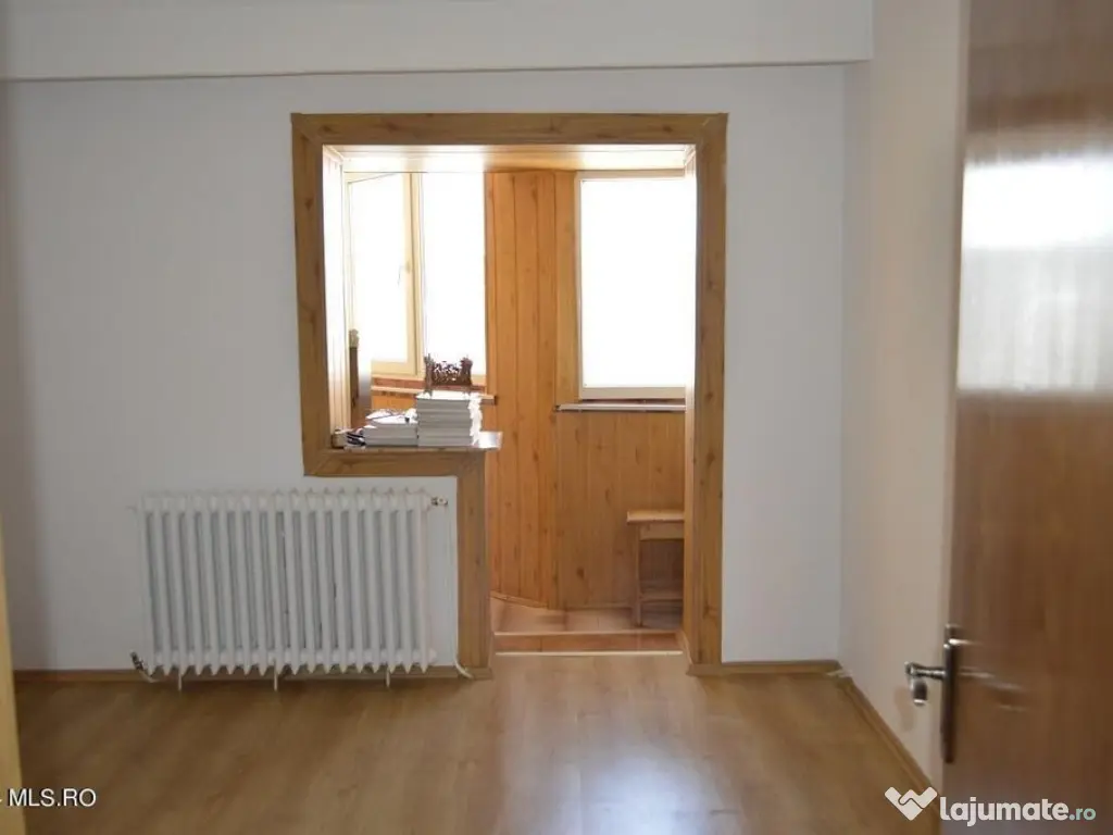 Centru - Apartament 4 camere - 103 mp, 3 balcoane, loc de... 