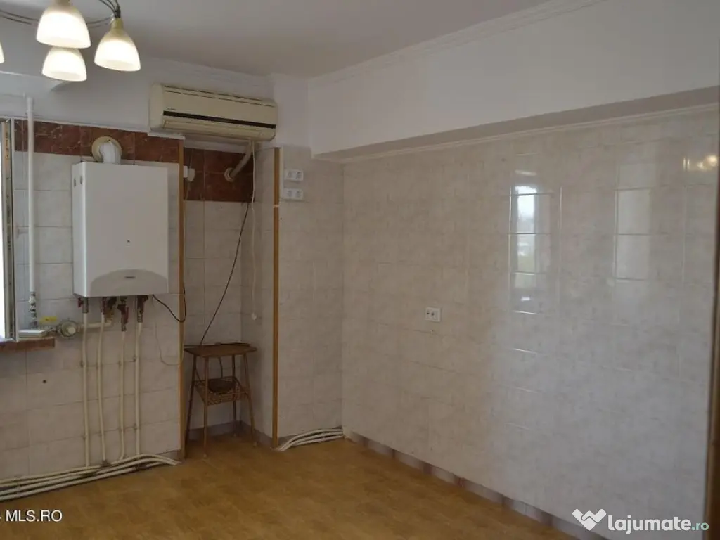 Centru - Apartament 4 camere - 103 mp, 3 balcoane, loc de... 