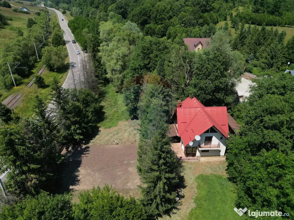 Casa cu teren generos – refugiul perfect în Paltinoasa... 