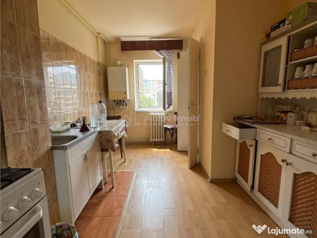 4 camere - 2 bai - Etaj 3 din 3