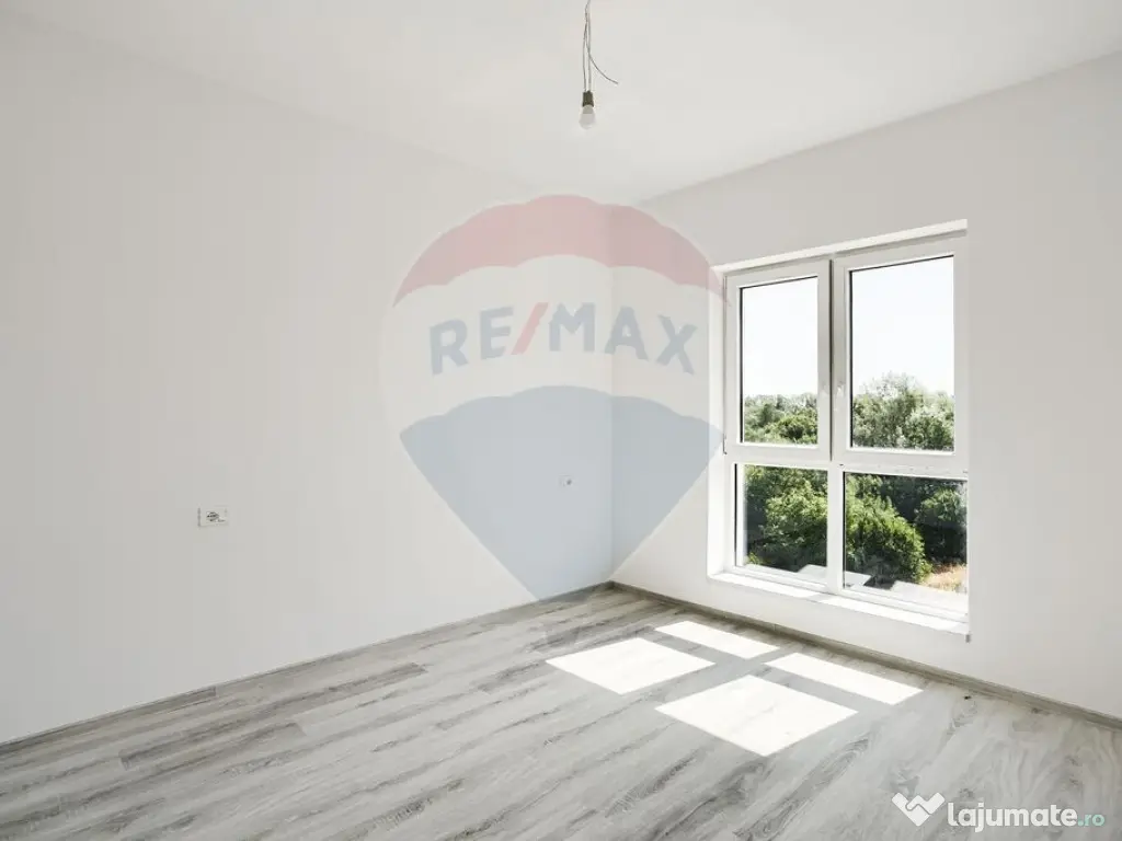 Apartament Nou 3 camere de vânzare zona Gradiste 