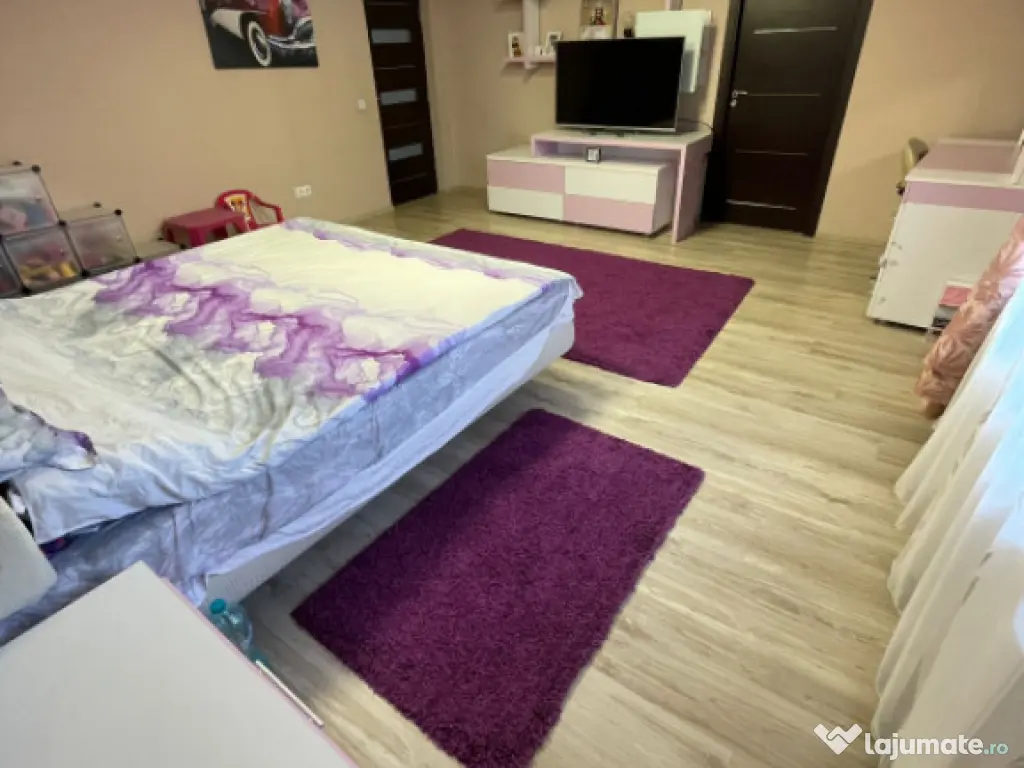 Casă spațioasă, complet mobilată, cu teren generos – F 