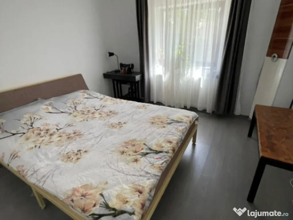 Casă spațioasă, complet mobilată, cu teren generos – F 