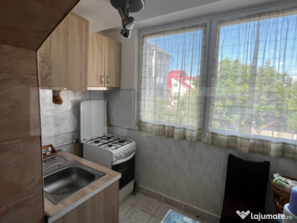 Apartament 2 camere, decomandat, zona Imparatul Traian