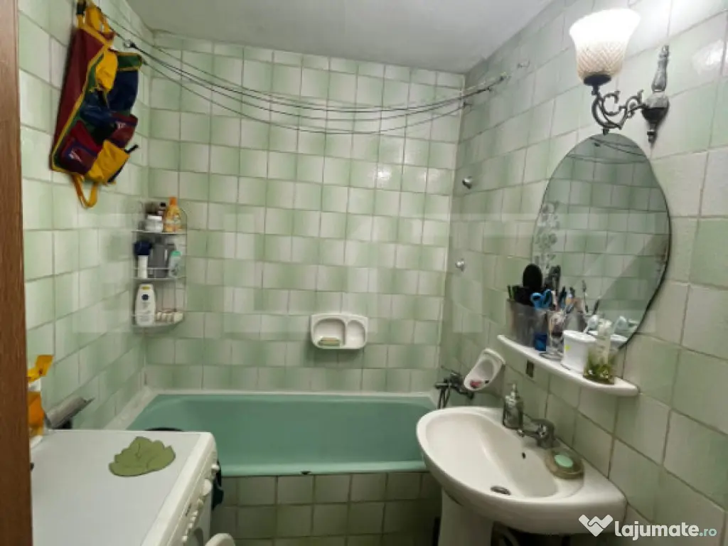 Apartament 2 camere, decomandat, zona Imparatul Traian