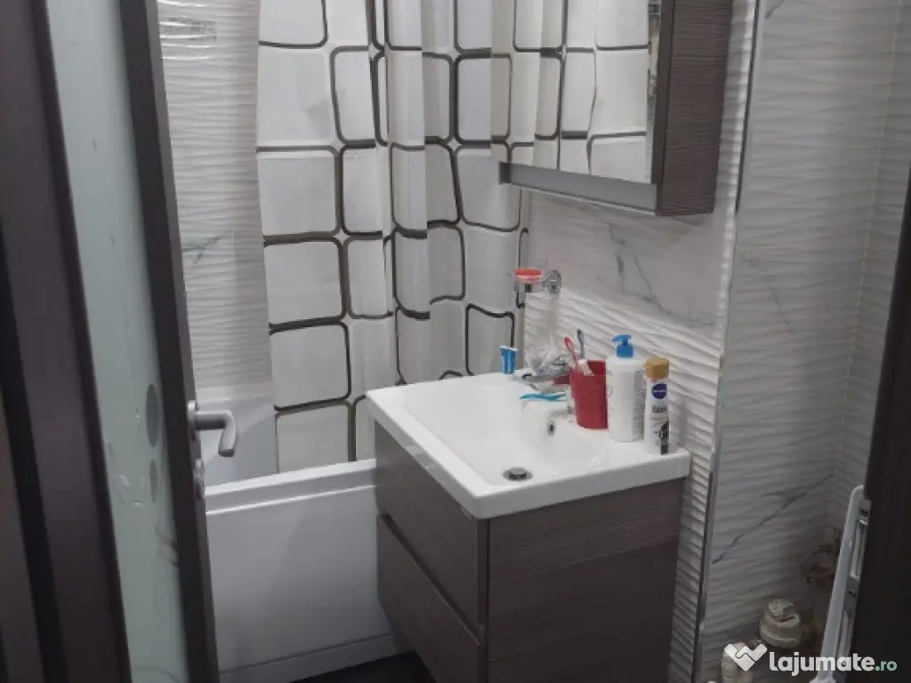 Apartament 3 camere Calea Calarasilor/Viziru