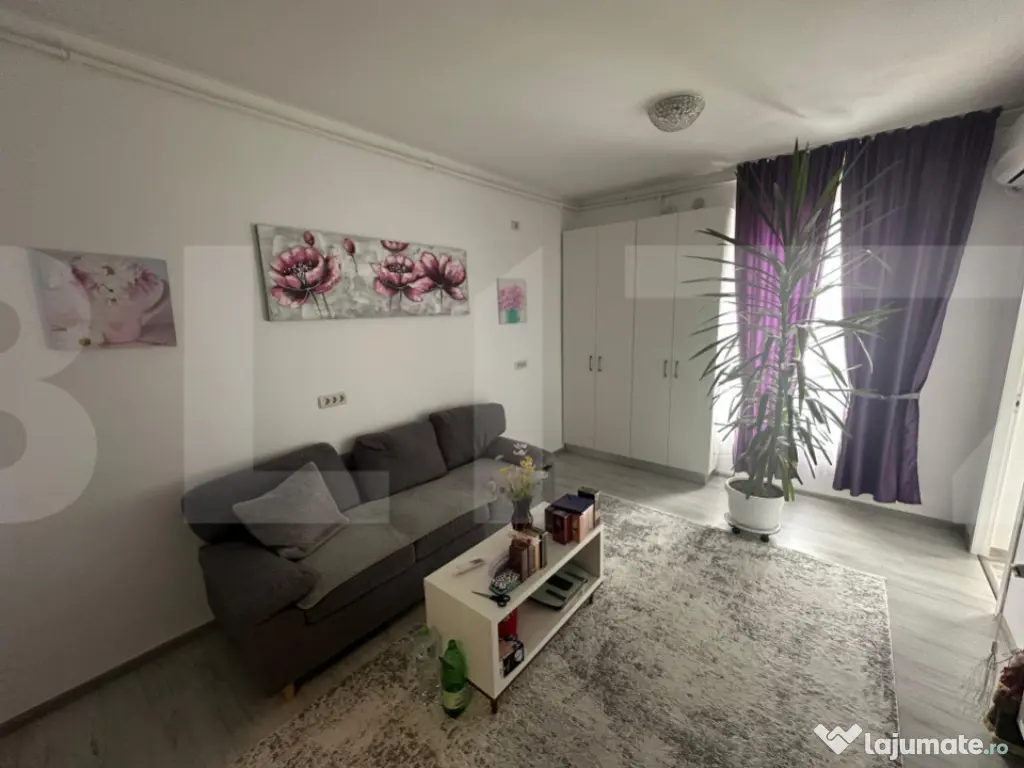 Apartament de vanzare, cu 5 camere, 160 mp, zona Vlaicu