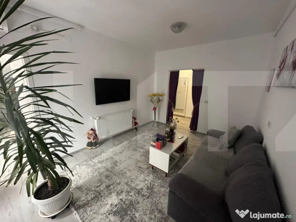 Apartament de vanzare, cu 5 camere, 160 mp, zona Vlaicu