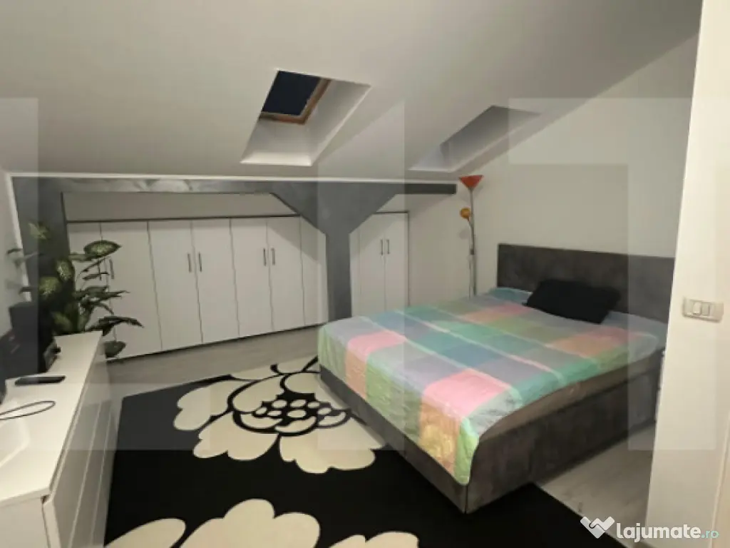 Apartament de vanzare, cu 5 camere, 160 mp, zona Vlaicu