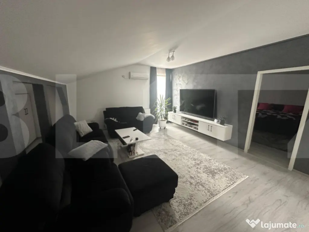 Apartament de vanzare, cu 5 camere, 160 mp, zona Vlaicu