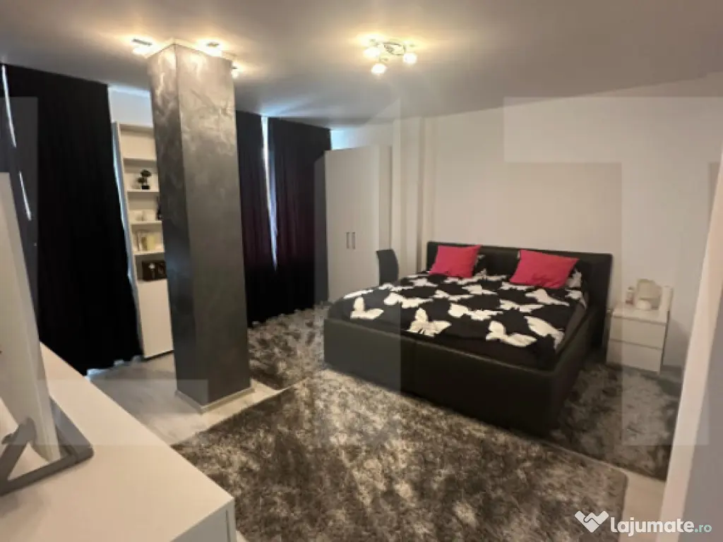 Apartament de vanzare, cu 5 camere, 160 mp, zona Vlaicu