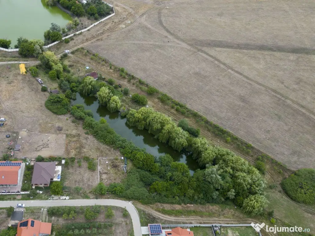 Teren de 7900 mp cu baltă de pescuit în Frumușeni 