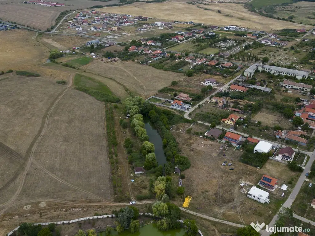 Teren de 7900 mp cu baltă de pescuit în Frumușeni 