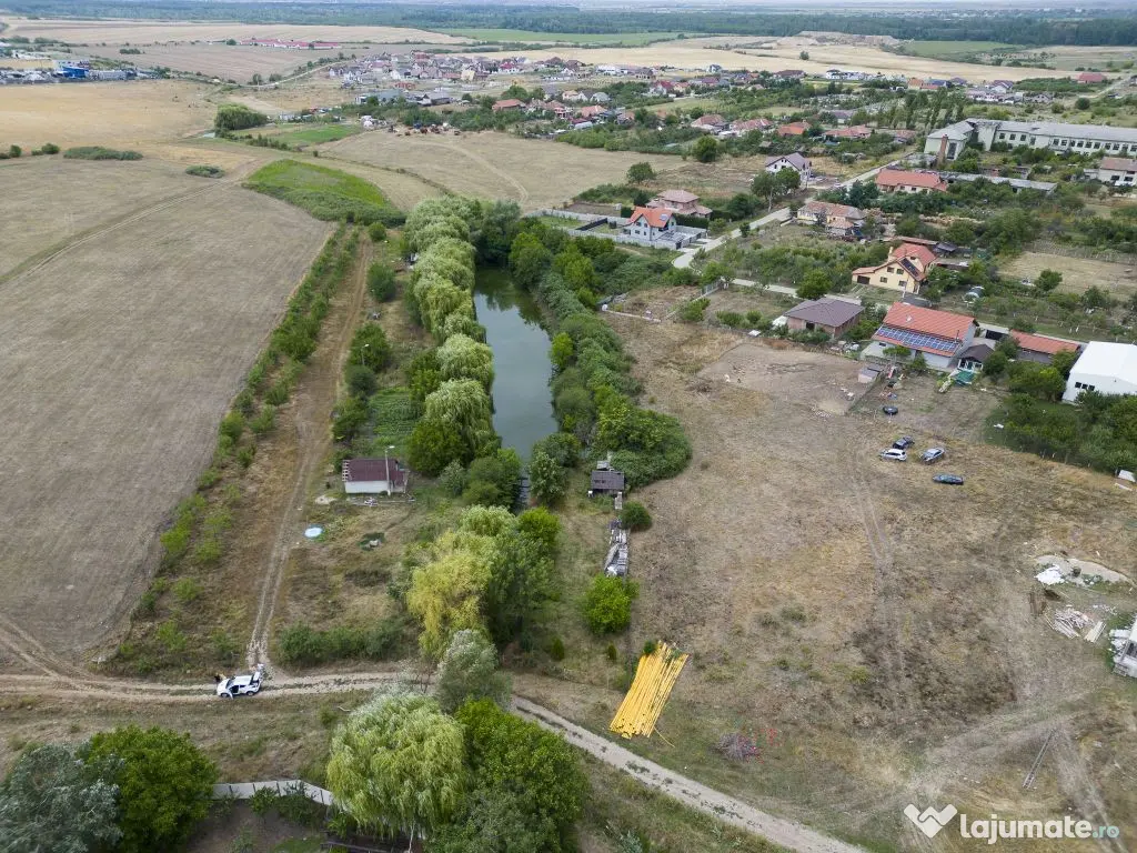 Teren de 7900 mp cu baltă de pescuit în Frumușeni 