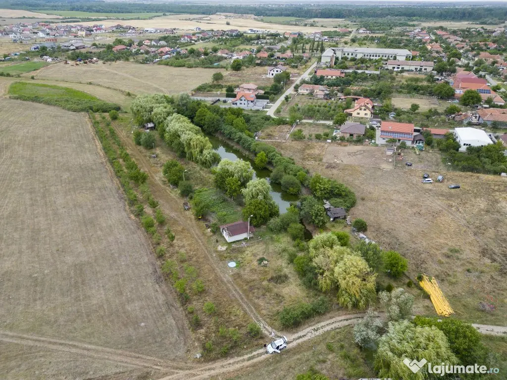 Teren de 7900 mp cu baltă de pescuit în Frumușeni 