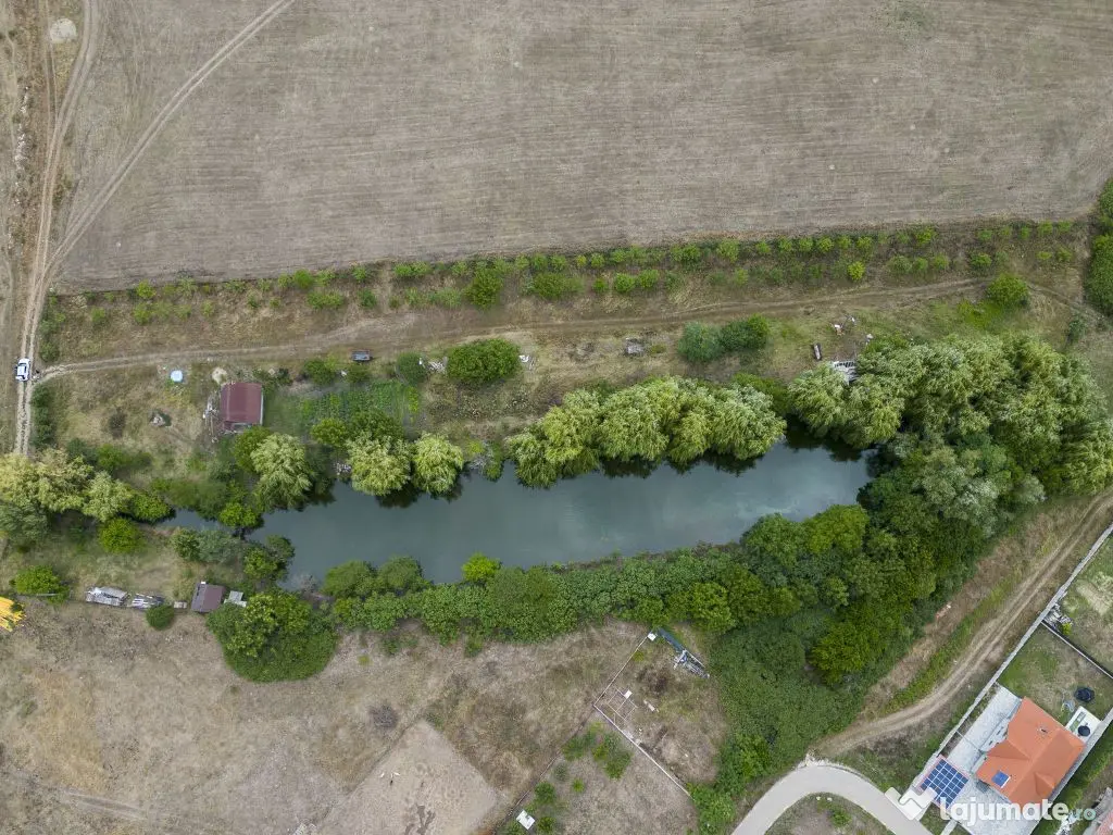 Teren de 7900 mp cu baltă de pescuit în Frumușeni 