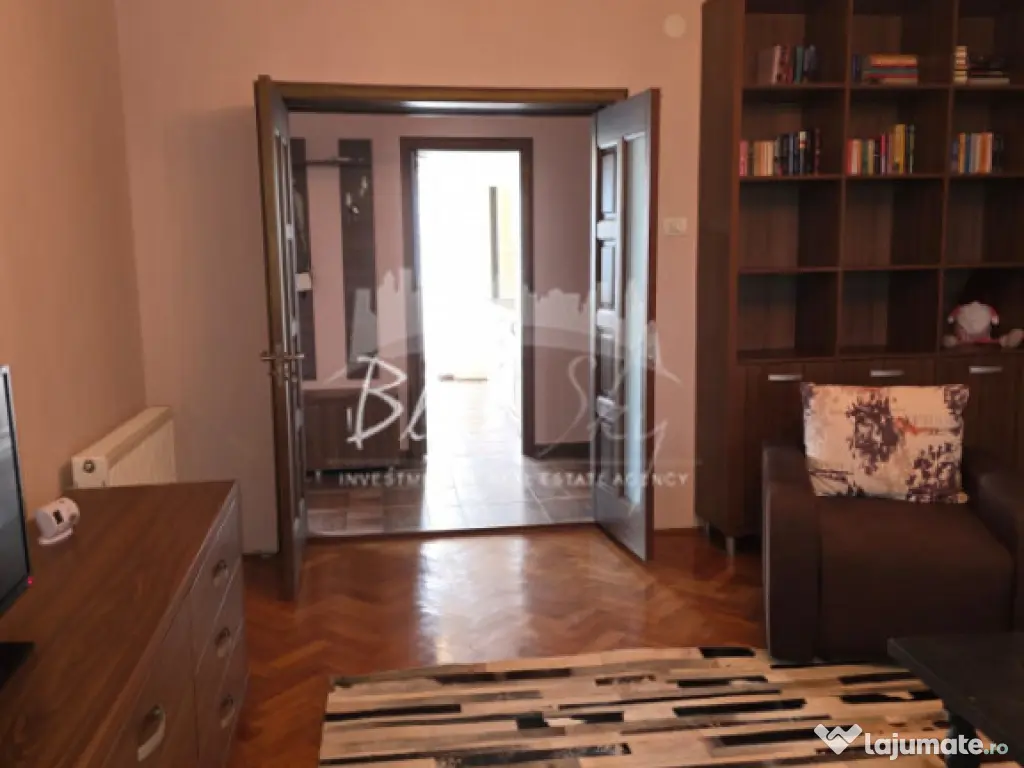 Apartament 3 camere situat in Zona Sala Sporturilor 