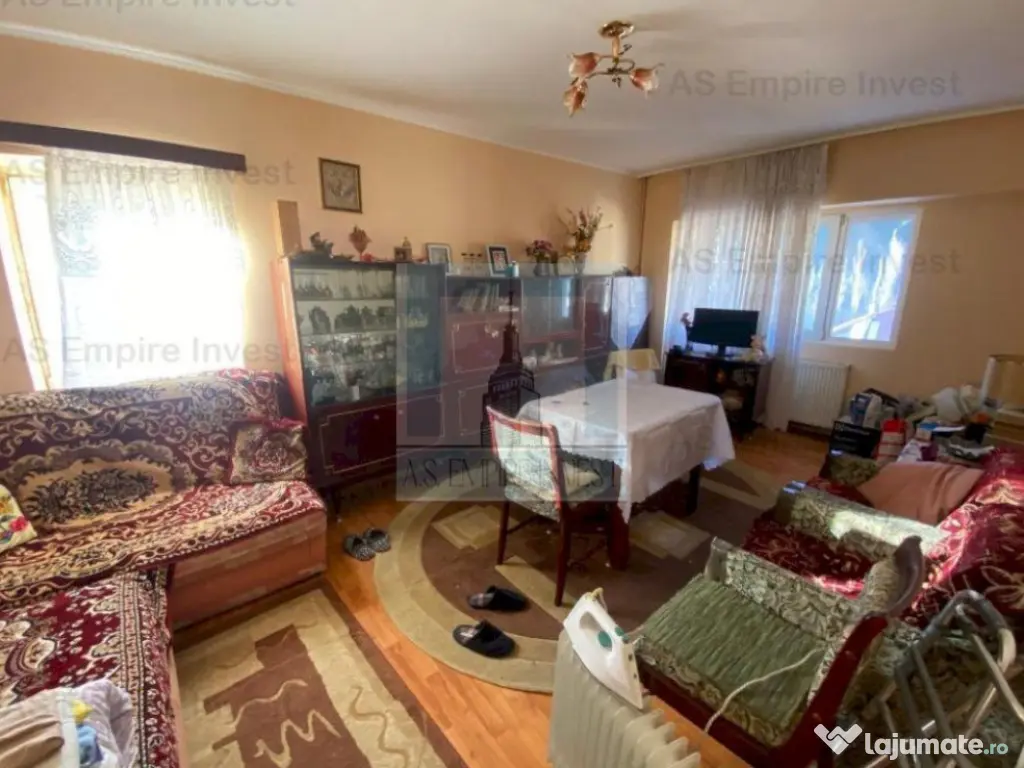 Ap 3 camere decomandat - zona Racadau 