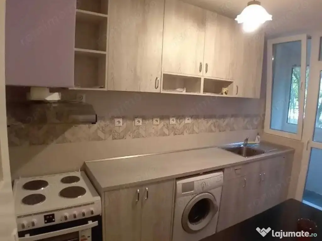 Garsoniera in zona Izvor