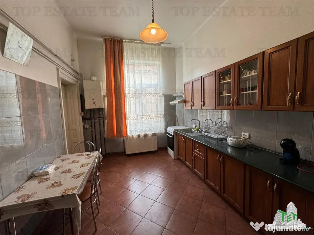 Apartament cu 4 camere de , Ultracentral, Kogalniceanu, cu 