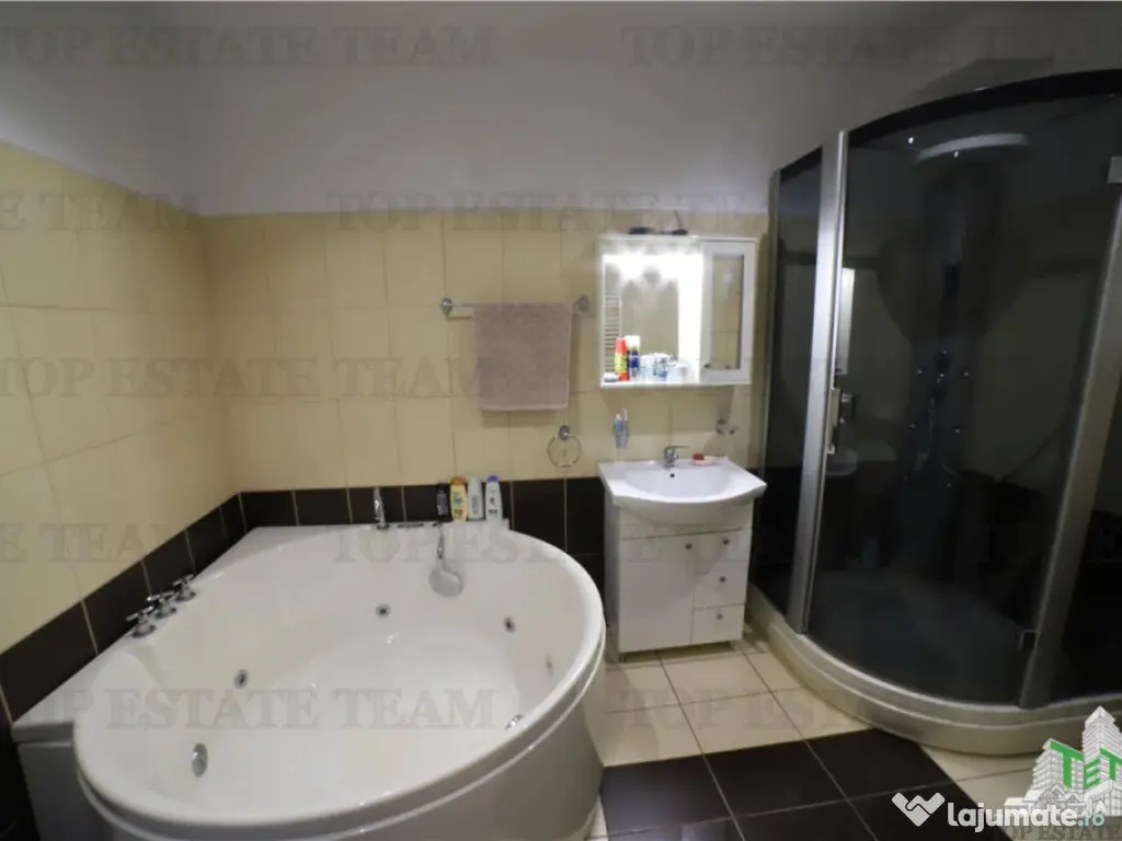 Apartament cu 4 camere de , Ultracentral, Kogalniceanu, cu 