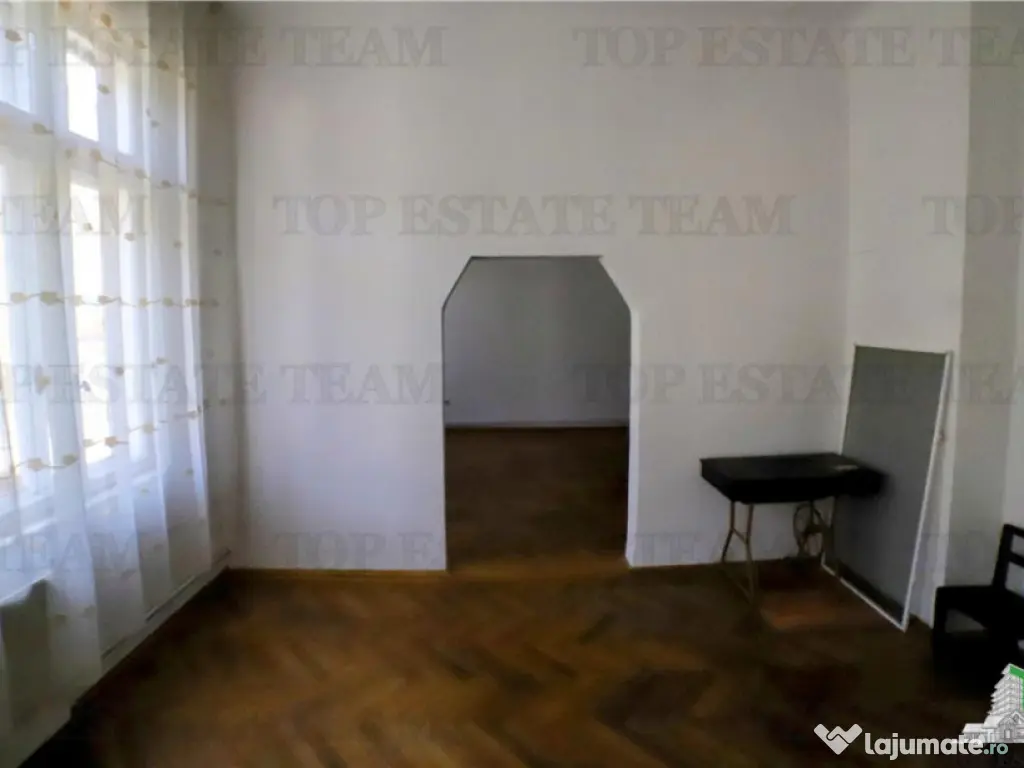 Apartament cu 4 camere de , Ultracentral, Kogalniceanu, cu 