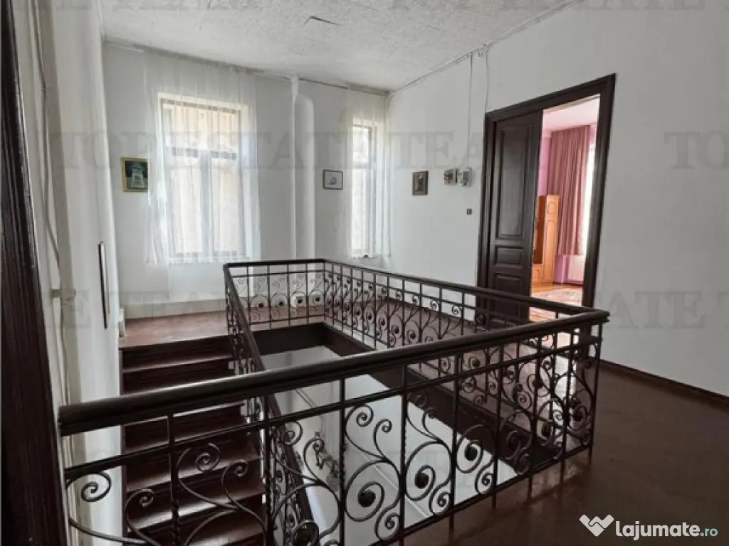 Apartament cu 4 camere de , Ultracentral, Kogalniceanu, cu 