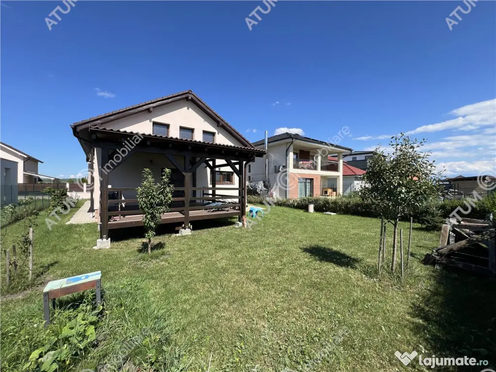 Casa individuala cu 4 camere terasa si teren 500 mp in Sura 