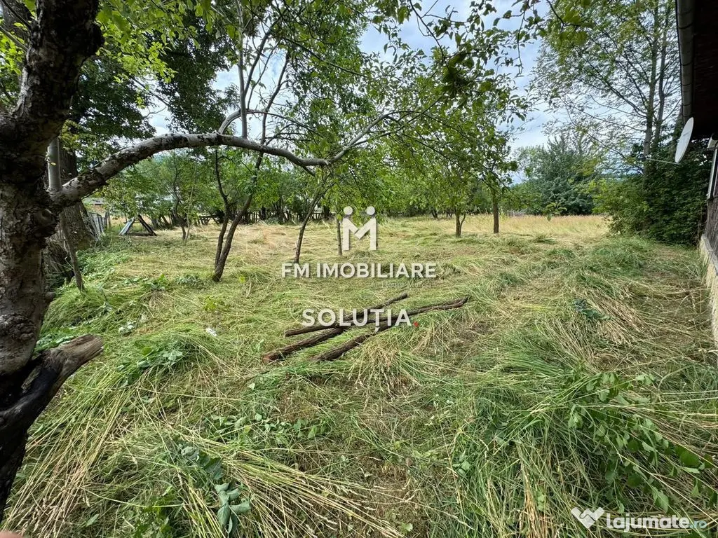 Casă de vânzare în Moisei, zonă turistică- 23 ari te... 