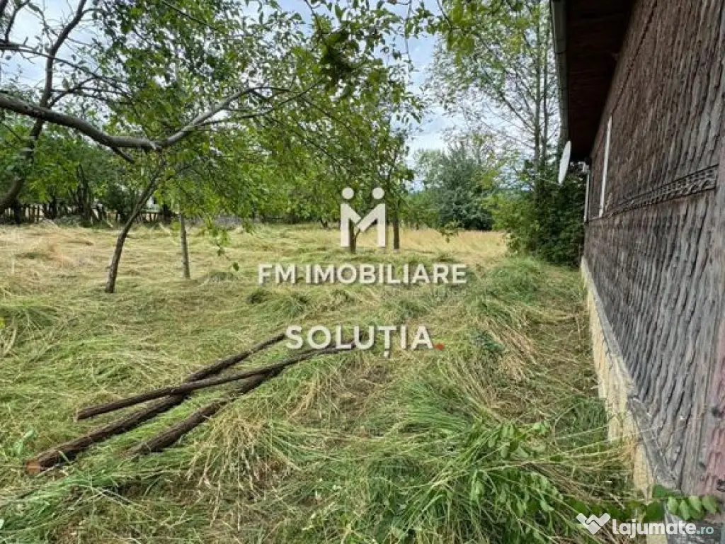 Casă de vânzare în Moisei, zonă turistică- 23 ari te... 