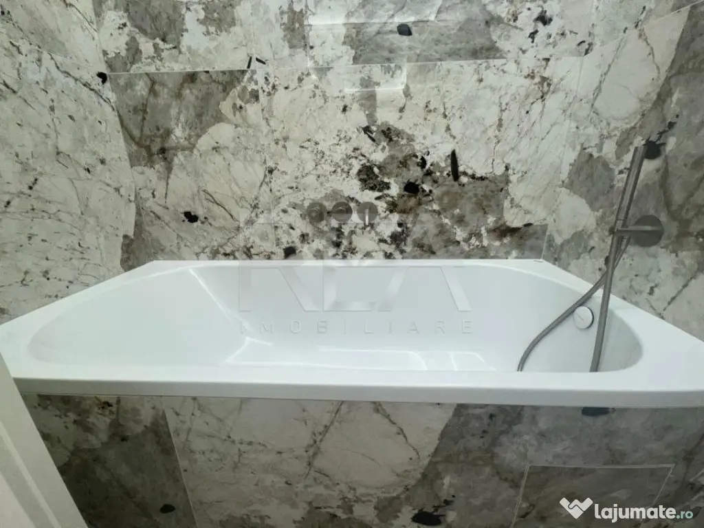 3 camere | Loc de parcare | Cortina 126\Erou Iancu Nicolae\V 