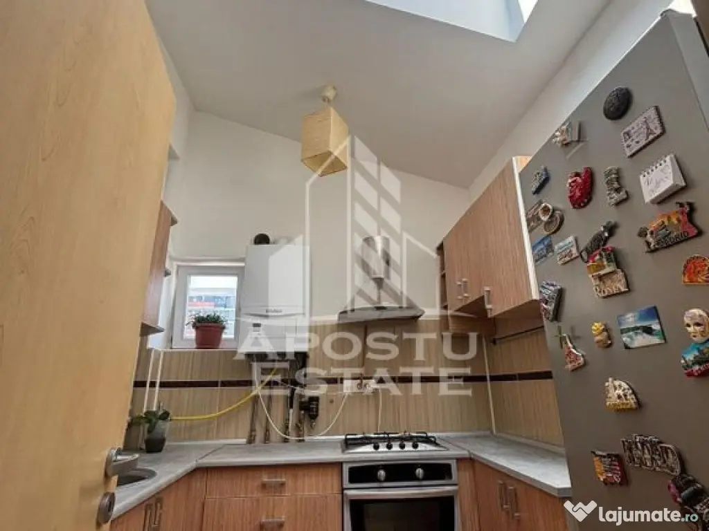 Apartament tip penthouse cu 3 camere, 2 bai, zona Toronta...