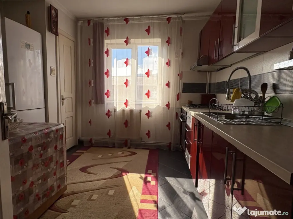 Apartament cu 3 camere, Cetate-Piață 