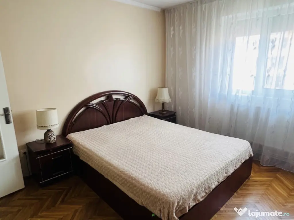 Apartament cu 3 camere, Cetate-Piață 