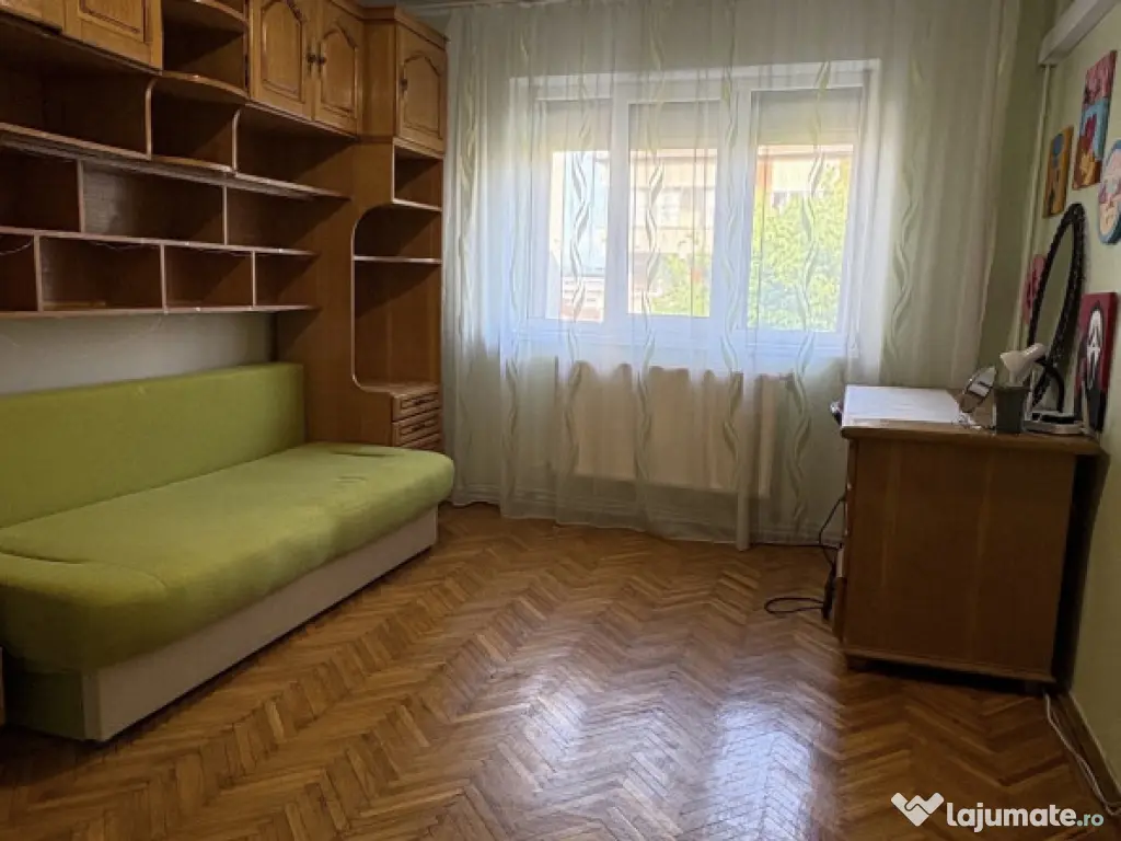 Apartament cu 3 camere, Cetate-Piață 