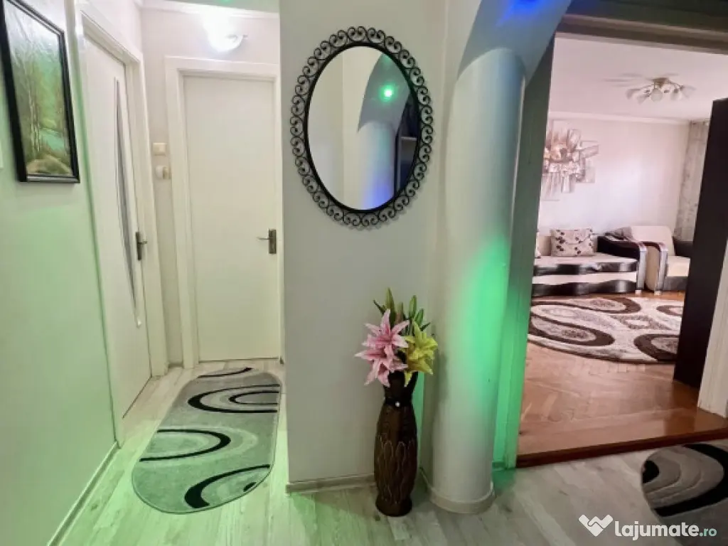 Apartament cu 3 camere, Cetate-Piață 