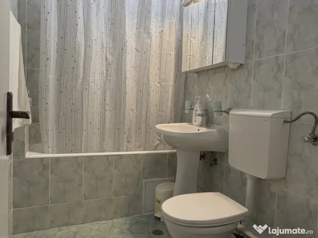 Apartament cu 3 camere, Cetate-Piață 