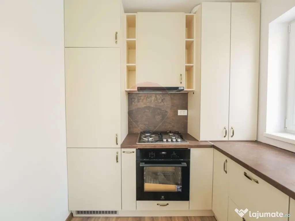 Apartament premium cu parcare subterană și boxă – Su...