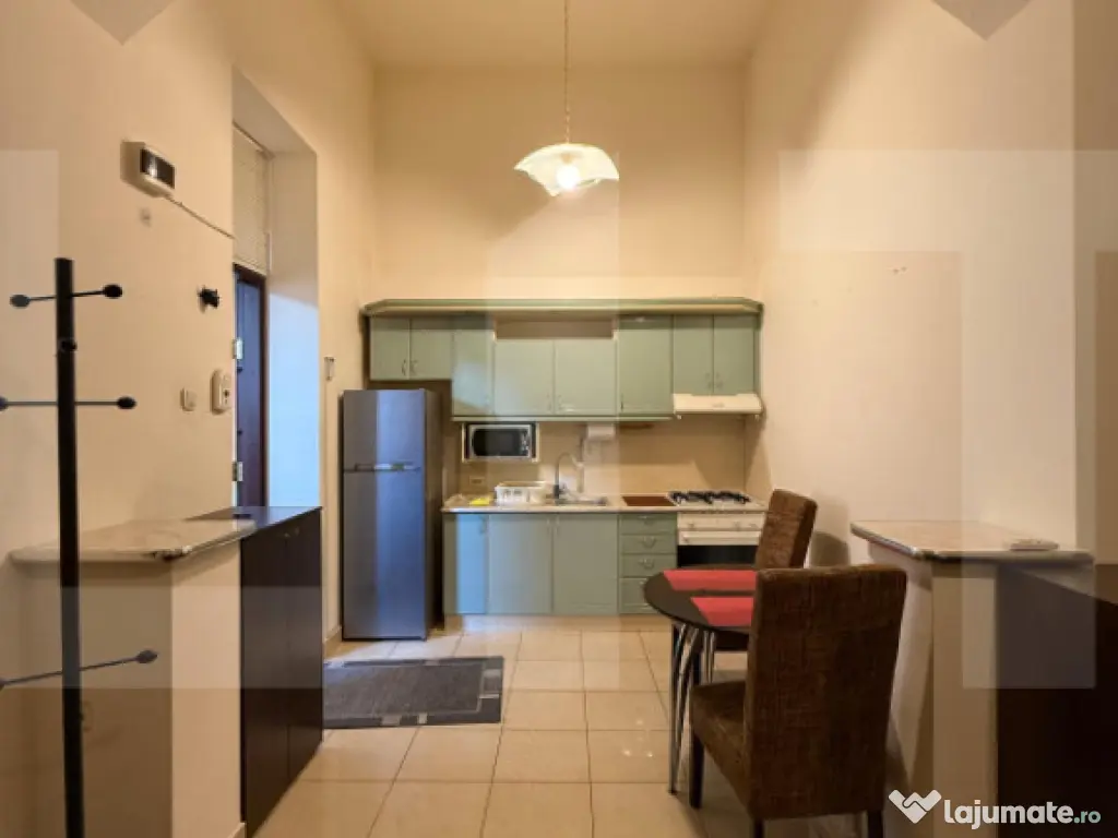 Apartament , 2 camere, 80 mp, vis-a-vis de Primăria Arad +