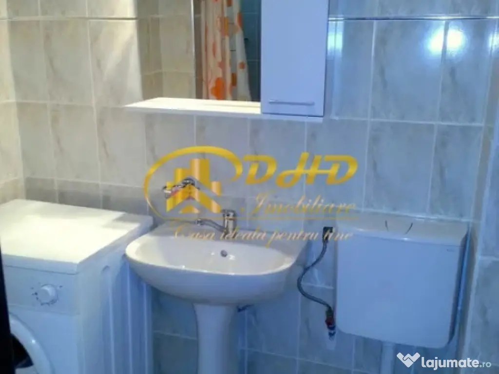 Apartament cu o cameră situat în Tg. Cucu 