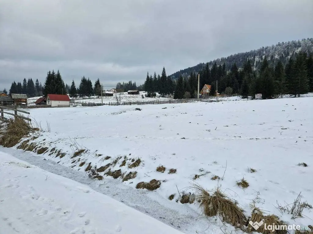 Teren intravilan, 750 mp în loc.Comandău, jud.Covasna. 