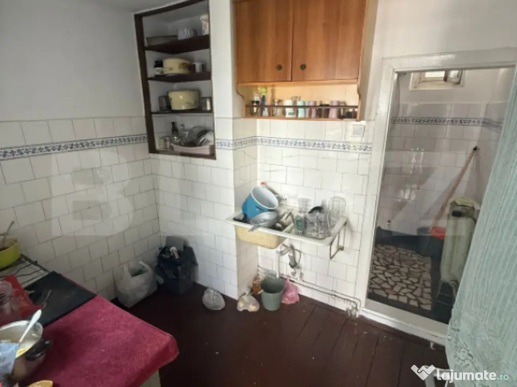 Casa parter, 84 mp , 432 mp teren, zona centru-Primărie
