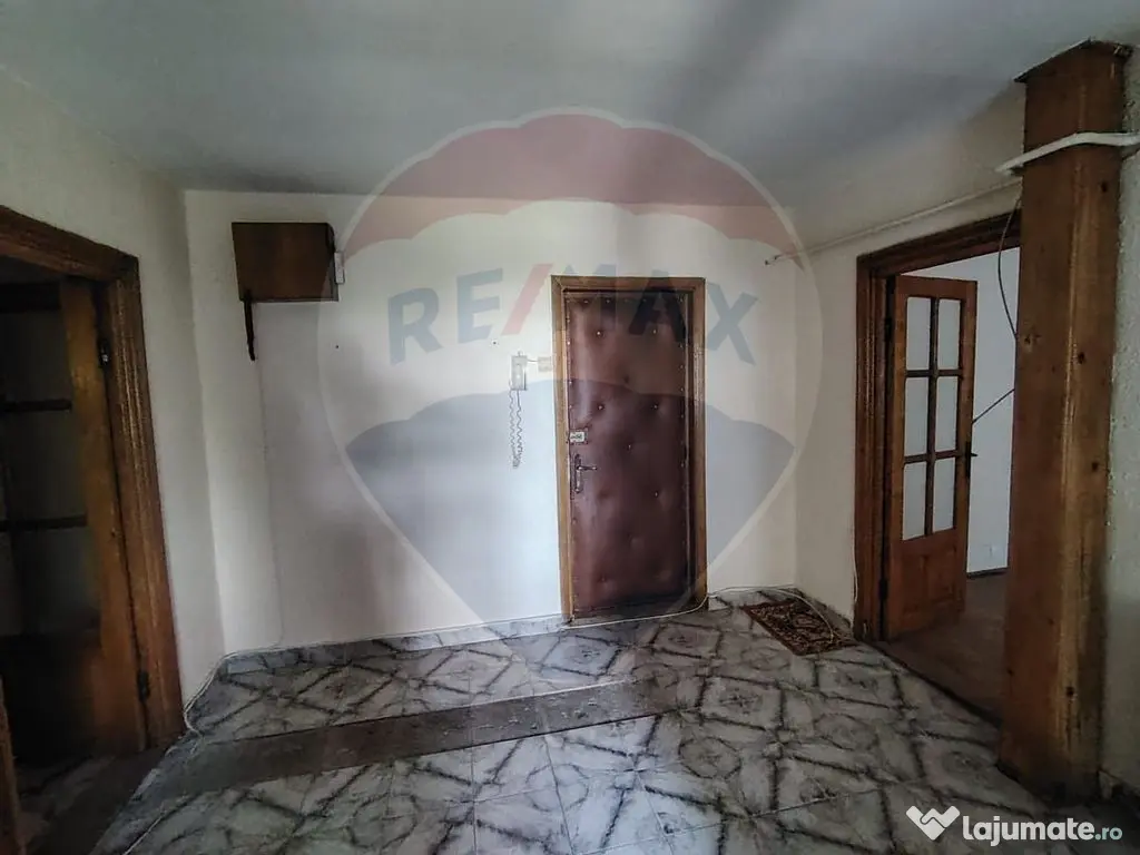 Apartament cu 3 camere str. Alexandru Vlahuta 