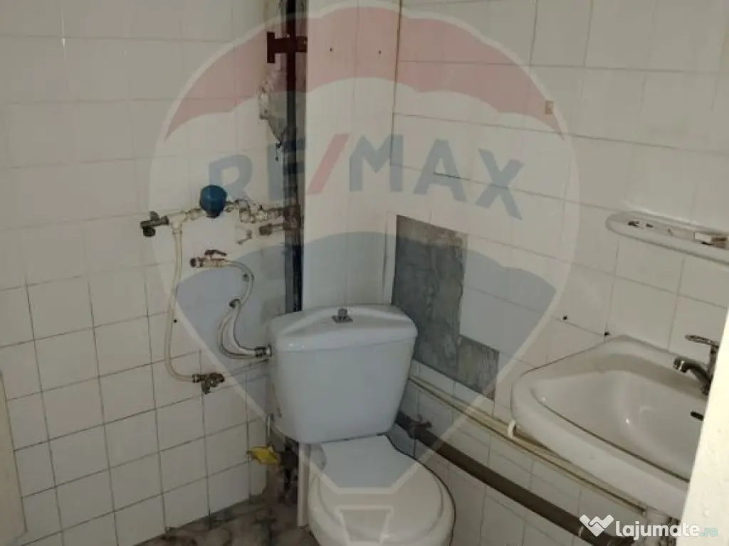 Apartament cu 3 camere str. Alexandru Vlahuta 