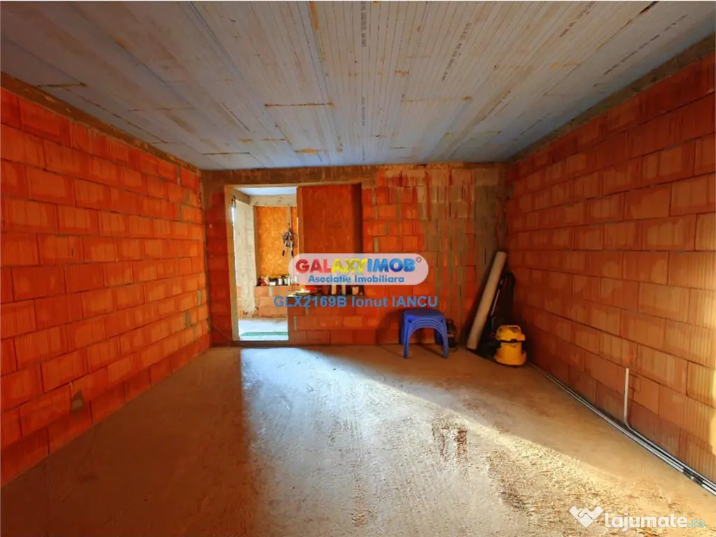 ! Vila spatioasa la rosu, langa padurea Odoreanu - doar 160.