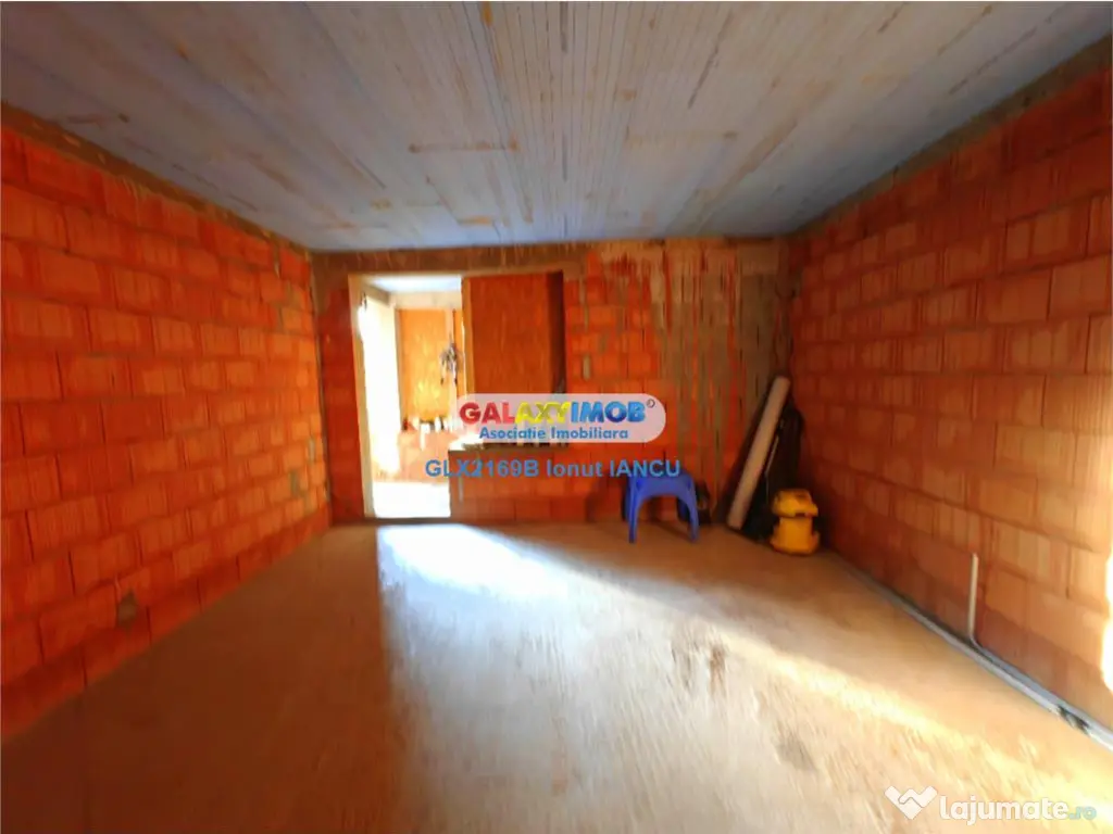 ! Vila spatioasa la rosu, langa padurea Odoreanu - doar 160.