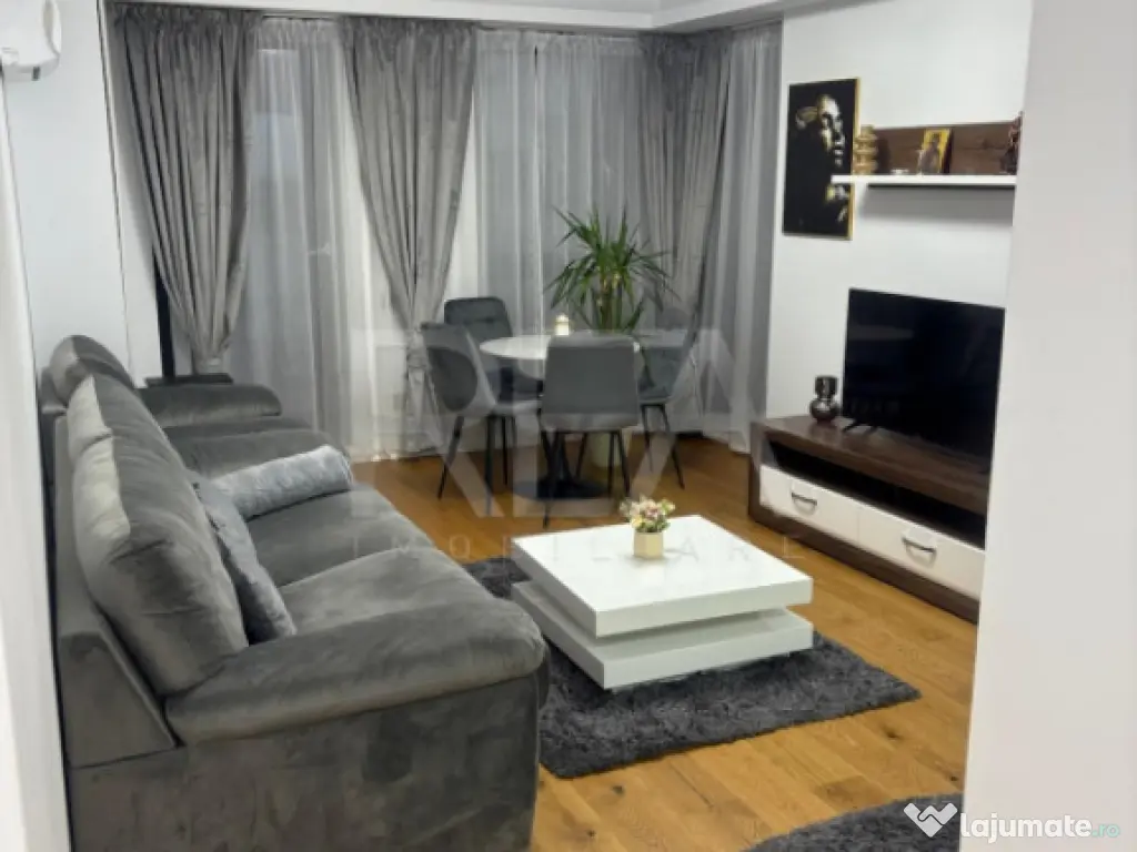 2 Camere | Alongside Unirii Fountains by Natrom