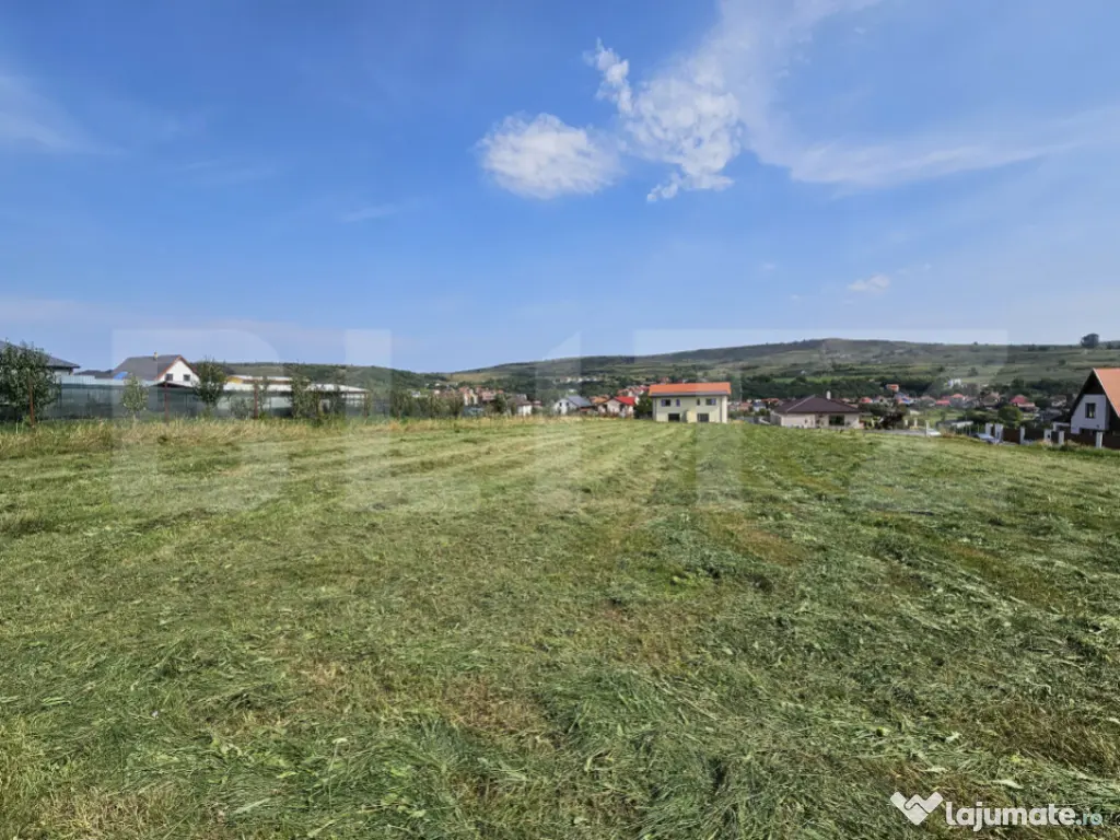 Terenul perfect! 1705 mp, pentru un duplex si o casa individ